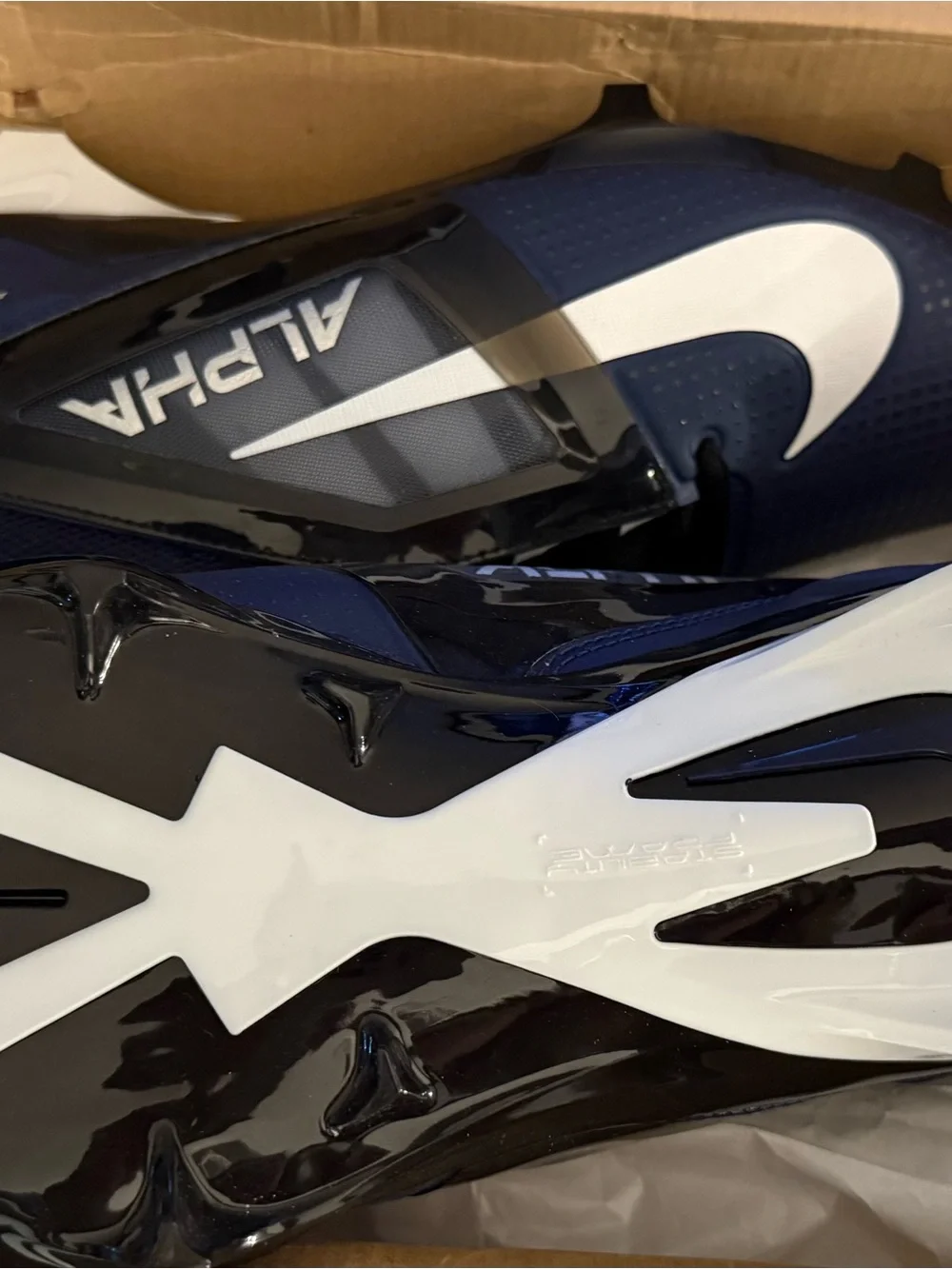 Nike Alpha Menace 4 Pro Cleats in Midnight Navy and White. Men’s 11